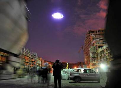 OVNI de Peter Coffin