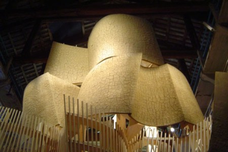 Edificio en madera cubierto de arcilla, Frank Gehry