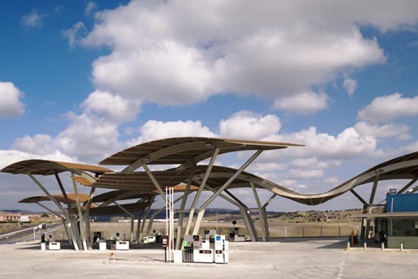 Estación de servicios, Belén Moneo y Jeff Brock