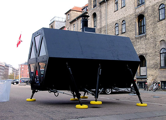 Los primeros pasos de la vivienda andante diseñada en Copenhaghe. 