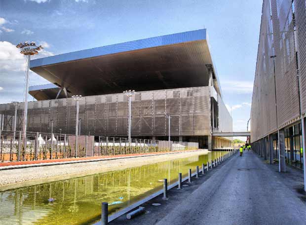 cajamagica_20090429elpepudep_6 La Caja Mágica cuenta con varias pistas auxiliares a su alrededor