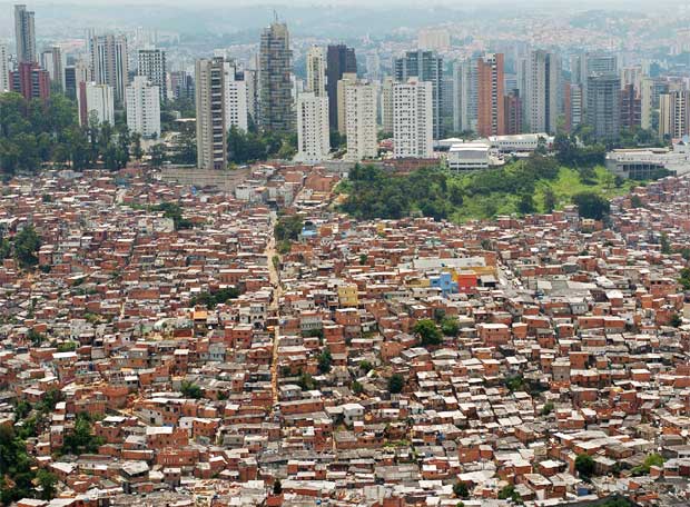 La favela Morumbi de São Paulo, Brasil