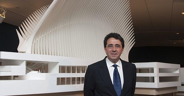 Calatrava, ante la maqueta del proyecto. | Efe