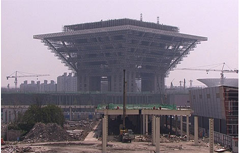 Una de las zonas en obras de la Exposición Universal de 2010. | A. P.