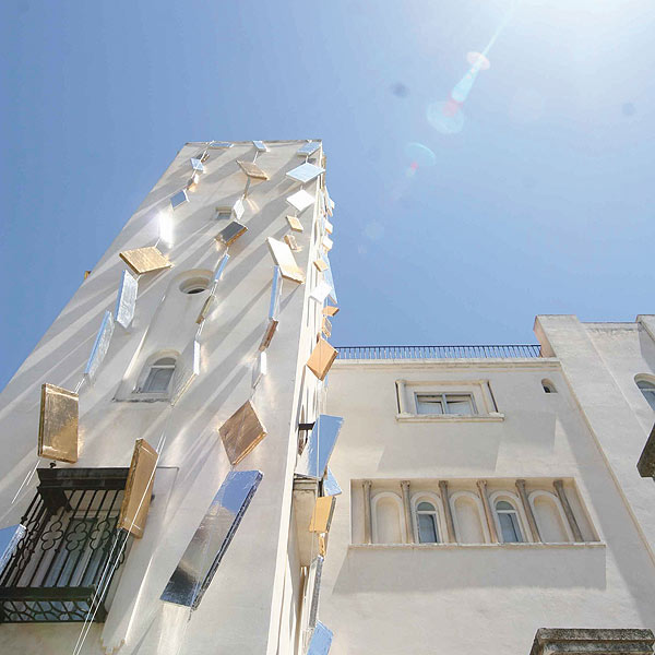 TrajedeEspejos_1243335560_g_0 Traje de espejos para la Fundación Rodríguez Acosta de Cuac | Elmundo.es