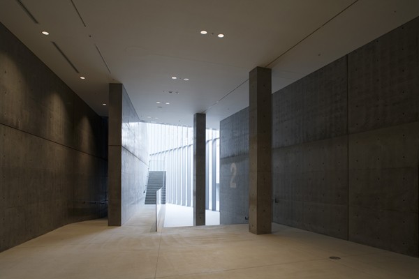 21_21 Design Sight, diseñado por Tadao Ando para Issey Miyake . Foto:Tadao Ando