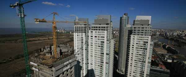 La torre Renoir II será la más alta del país, con 175 m; detrás, las Le Parc y las Mulieris Foto: LA NACION  /  Alejandro Querol