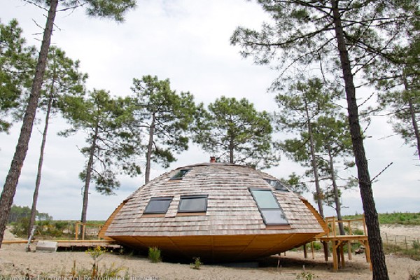 El particular diseño del Domespace permite optimizar los recursos energéticos naturales al máximo, gracias al sistema de rotación que sigue los rayos solares Foto: domespace.com
