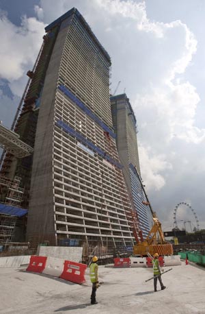 Uno de los tres edificio gemelos del resort Marina Bay Sands Casino. | Reuters