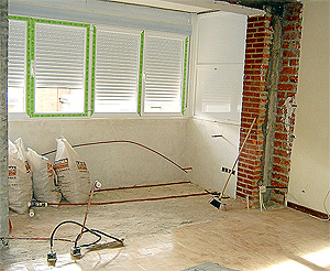 Interior de una vivienda en fase de reforma. | elmundo.es