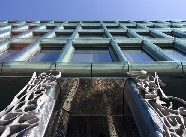 El bloque de apartamentos de la calle Bond de Nueva York, de Herzog & De Meuron (para muchos, los mejores arquitectos del mundo en la última década), deja una sensación de 'dejà vu' que resta capacidad de impacto al edificio. NATHAN WILLOW - 2009-10-24