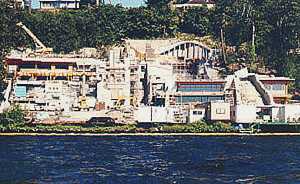 Cywinski_1258708255_1 Imagen frontal de la vivienda de Bill Gates, diseñada por B. Cywinski | ELMUNDO.es