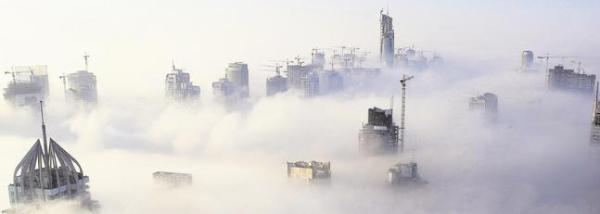 «Dentro de la tormenta». Así definía Financial Times la situación del emirato árabe.