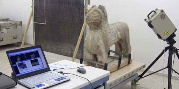 Cada una de las piezas de la fuente de los leones varía en su forma y peso