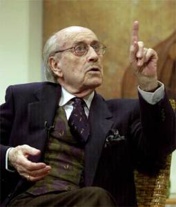 Foto: J.L. Pino / EFE José Luis López Vázquez durante un pase gráfico de la obra 'Cena para dos'.