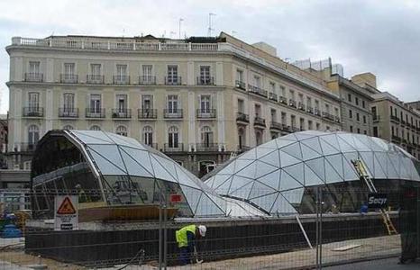 La 'marquesina' de Fernández Alba - Foto:  lainformacion.com 