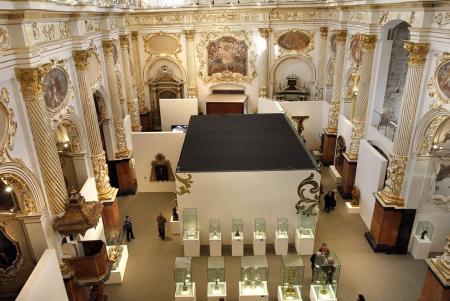 Barroco_Valencia_20091215elpepucul_4 Vista desde una plataforma elevada de la exposición La gloria del barroco en la iglesia de San Martín Obispo de Valencia.- CARLES FRANCESC