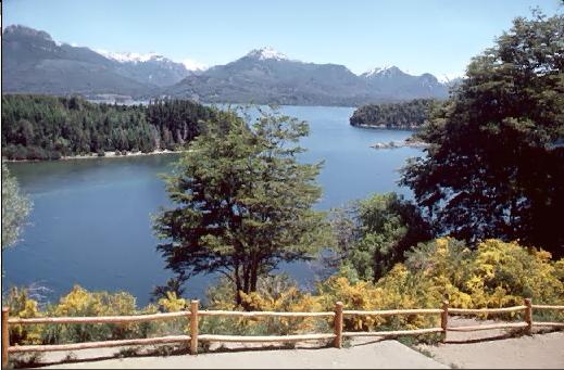 Vista del Lago Nahuel Huapi desde la Isla Victoria