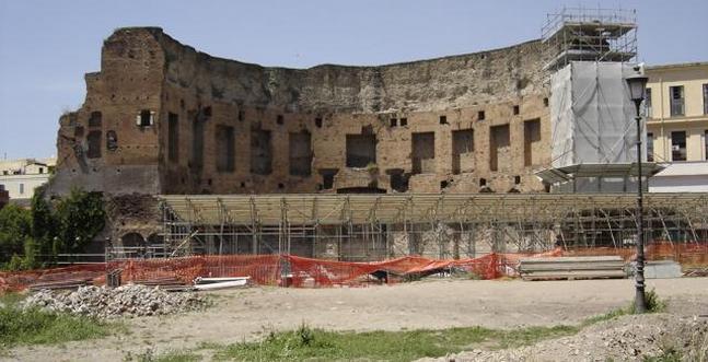 La Domus Aurea permanece todavía debajo de las ruinas de los Baños de Trajano /ABC