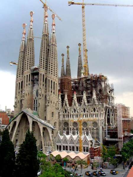 Las obras continúan en la Sagrada Familia de Barcelona. Foto: 20minutos.es