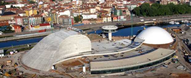 Panorama del Centro Cultural Internacional Oscar Niemeyer (en construcción) Foto: Web Oficial del Centro Niemeyer, Avilés - Asturias, España.