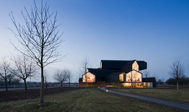 The VitraHaus, built by Herzog & de Meuron, is the home of the Vitra Home Collection. Foto: Vitra Magazine - Vitra Campus