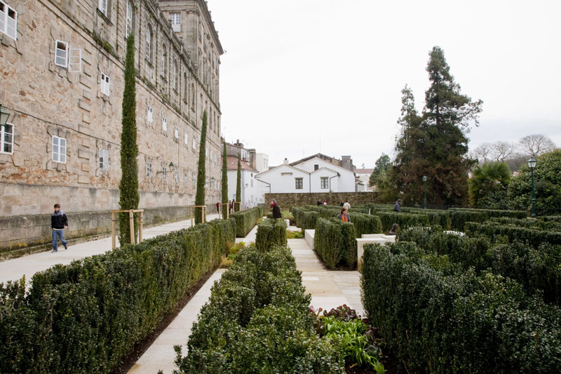 La recientemente reurbanizada Plaza de San Frutuoso en Santiago de Compostela - como ejemplo de espacio público abierto rehabilitado. Foto:  Concello de Santiago