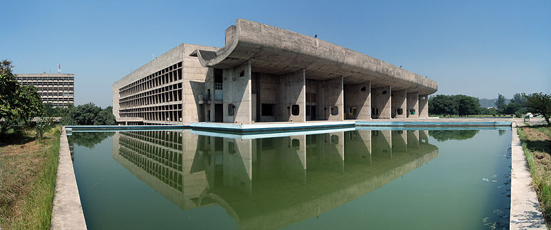 Chandigarh, Edificio de la secretaría; obra del arquitecto suizo Le Corbusier. Wikipedia