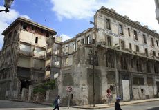 Una imagen del estado actual del Hotel Lincoln. / EFE