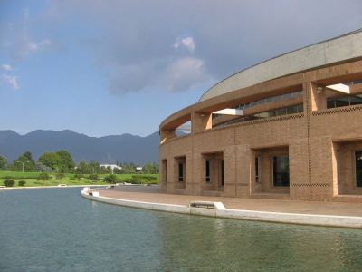 Biblioteca Pública Virgilio Barco - Wikipedia