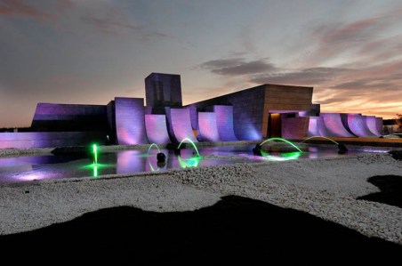 "1001 Nights" private dwelling by architects A-Cero - Gizmag