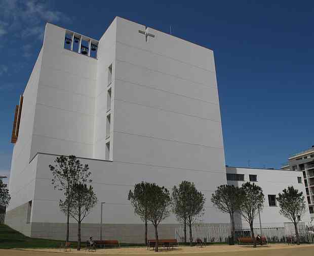Iglesia de Iesu en Donostia. Obra de Rafael Moneo en 2011. Simoncio - Wikipedia