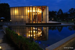 Shigeru Ban’s Paper Church in Kobe, Japan (via Hanjie). Architizer Blog