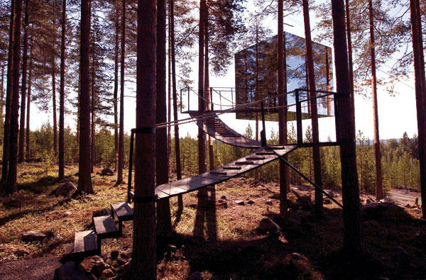 Imagen del cubo espejo www.mirrorcube.se - Faro de Vigo