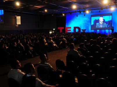 Incentivo-TED-soluciones-Archivo-Clarin_CLAIMA20111212_0114_7 Incentivo. TED alienta a sus usuarios y seguidores a pensar soluciones para la ciudad del mañana (Archivo Clarín). www.ted.com