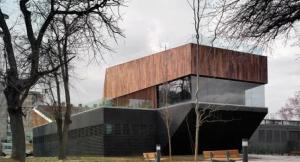 El centro medioambiental de Zaragoza es un proyecto que aúna adecuación al paisaje y respeto al entorno. Magén arquitectos firma esta obra a orillas del Ebro. (Portal de Arquitectura) Foto: www.lagranepoca.com