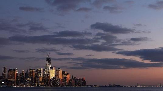 REUTERS Una torre se eleva sobre la zona cero - ABC.es