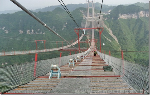 AizhaiCableSpinning3_thumb Puente colgante de Aizhai - rastreadordenoticias.com