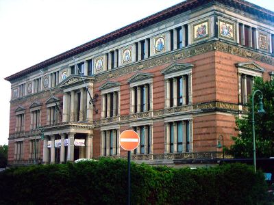 Martin-Gropius-Bau. Front view from Niederkirchnerstraße in 2005 - Wikipedia