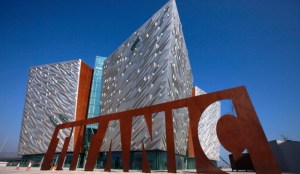 Los astilleros de Belfast trabajaron tres años en la construcción del barco, el más grande del mundo en la época y diez meses en su diseño interior. [ Ver fotogalería ]