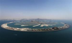 En una imagen de archivo, el complejo de islas flotantes artificiales de Dubai "The Palm Jumeirah".  REUTERS/Jumana ElHeloueh