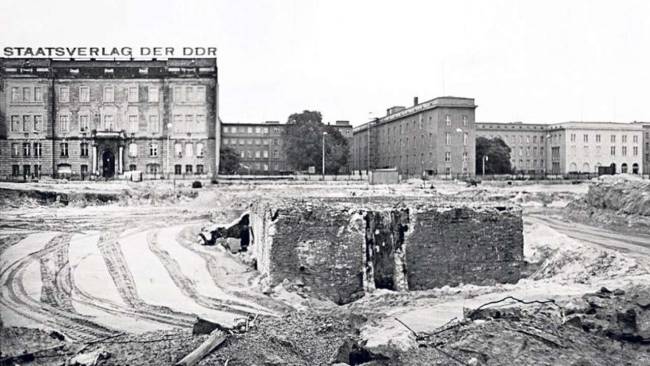 El búnker de Hitler, en unas fotos inéditas | Mundo | elmundo.es