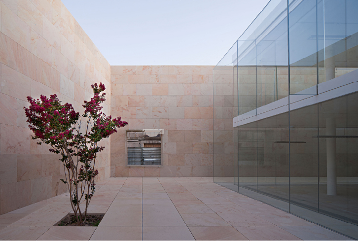 Oficinas para la Junta de Castilla y León  Zamora, España  Alberto Campo Baeza, Pablo Fernández Lorenzo, Pablo Redondo Díez, Alfonso González Gaisán, Francisco Blanco Velasco