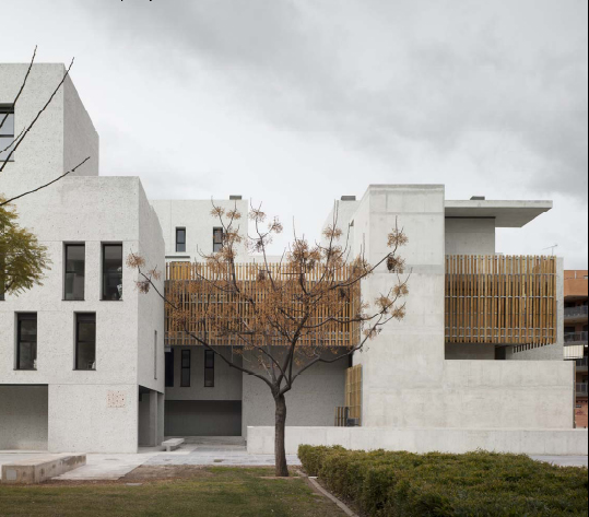 Viviendas protegidas, garajes y locales comerciales  - Proyecto: Arquitecto Alfredo Payá Benedito - Fotografía: David Frutos - www.bienalarquitectura.es