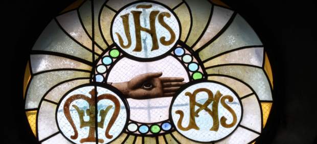 Identifican dos vitrales inéditos de Gaudí en una capilla particular del área de Barcelona - 20minutos.es