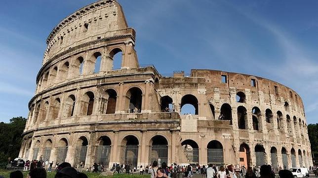 ABC.es - El Coliseo de Roma tardará aún dos años en ver concluida la restauración y limpieza que tanto va a sorprender 