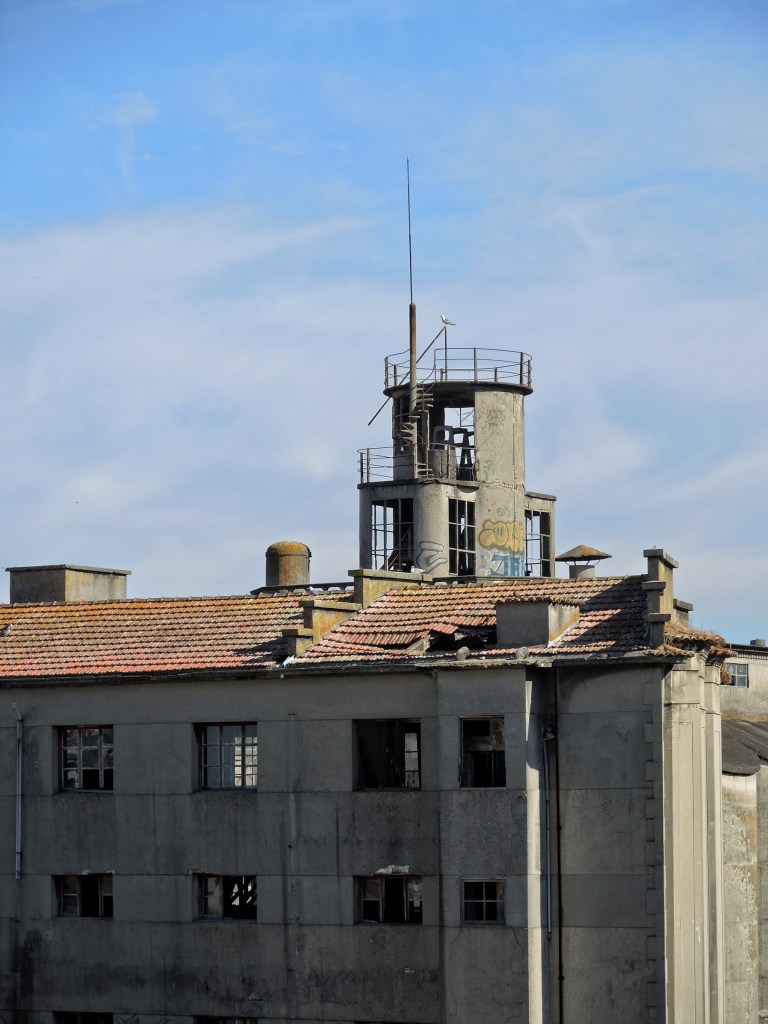 La Panificadora de Vigo, en su estado de abandono actual (Foto: Darío Álvarez, 2016)