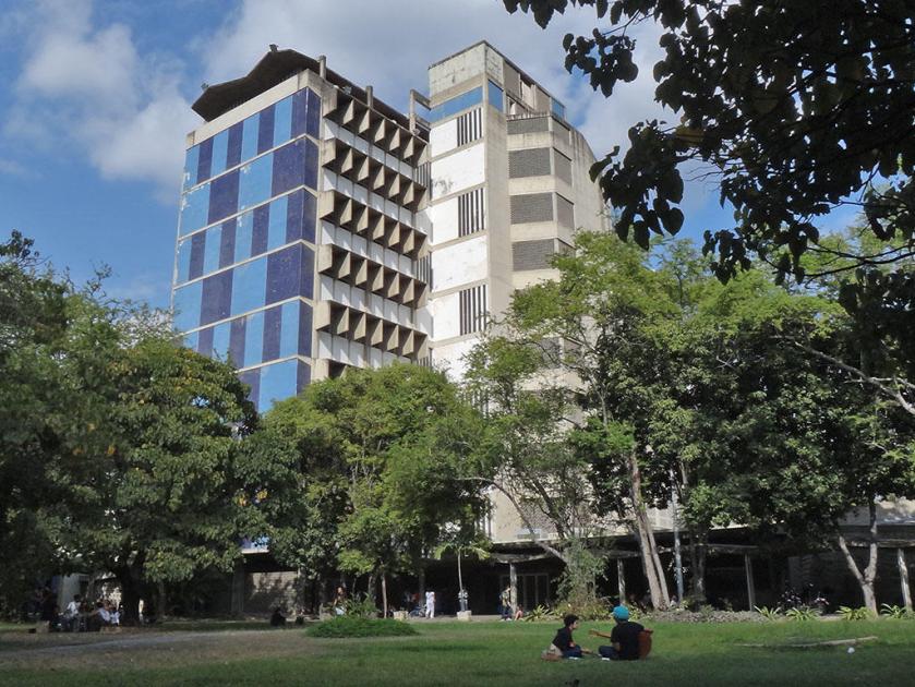 Building of the Faculty of Architecture and Urbanism - UCV